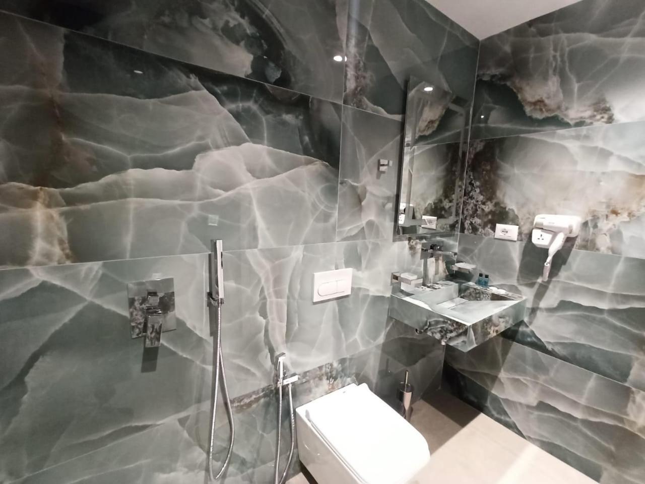 The View Hotel Ксамил Экстерьер фото